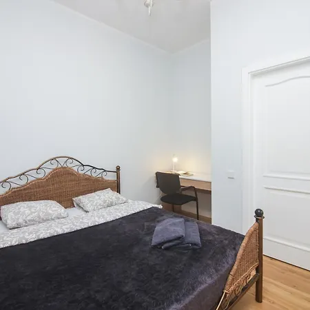 Sunny 3 Bedroom Apartment Riga