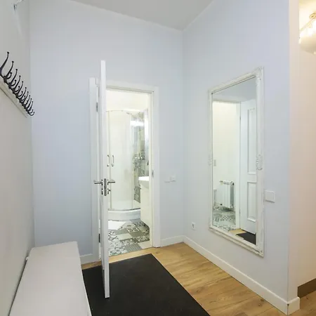 Sunny 3 Bedroom Apartment